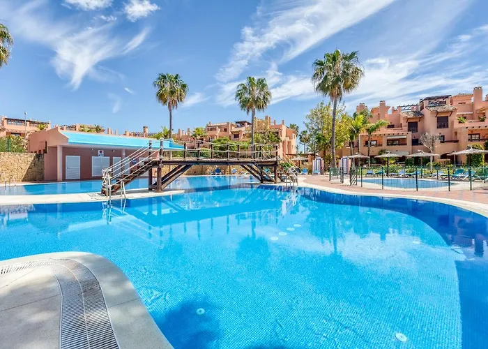 Deluxe Relax Apartment With Pool